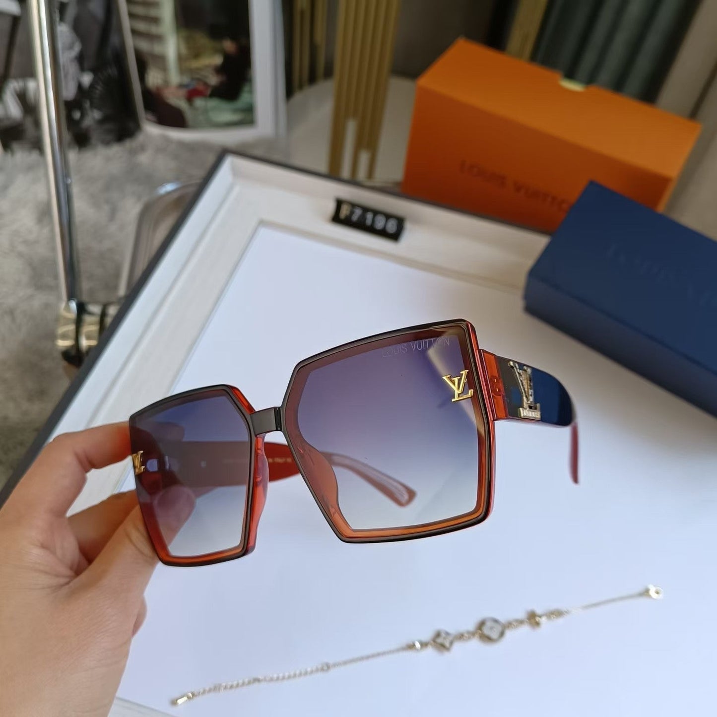 Fashion Large Frame Sunglasses V-With Gift Box