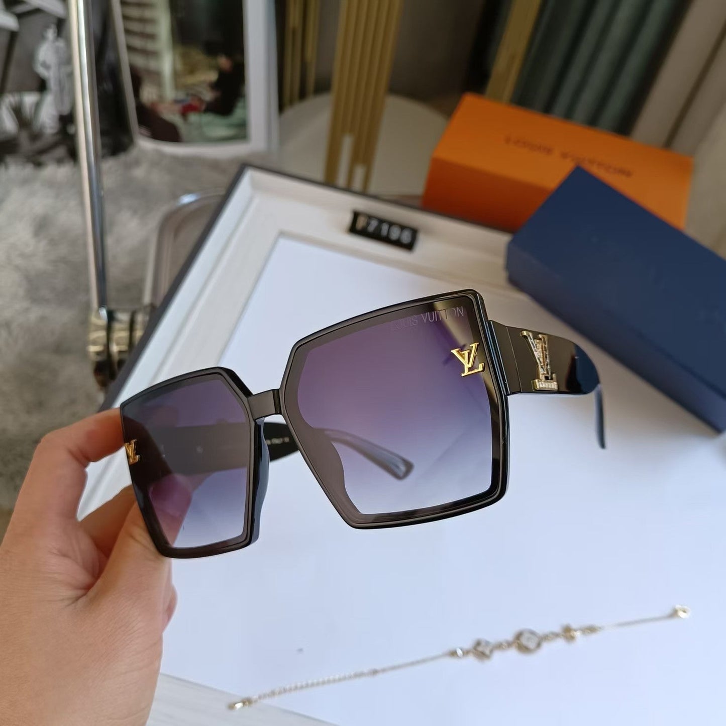Fashion Large Frame Sunglasses V-With Gift Box
