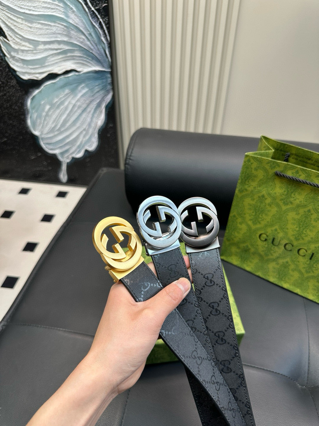 GG Matte surface, with printed pattern on the leather strap