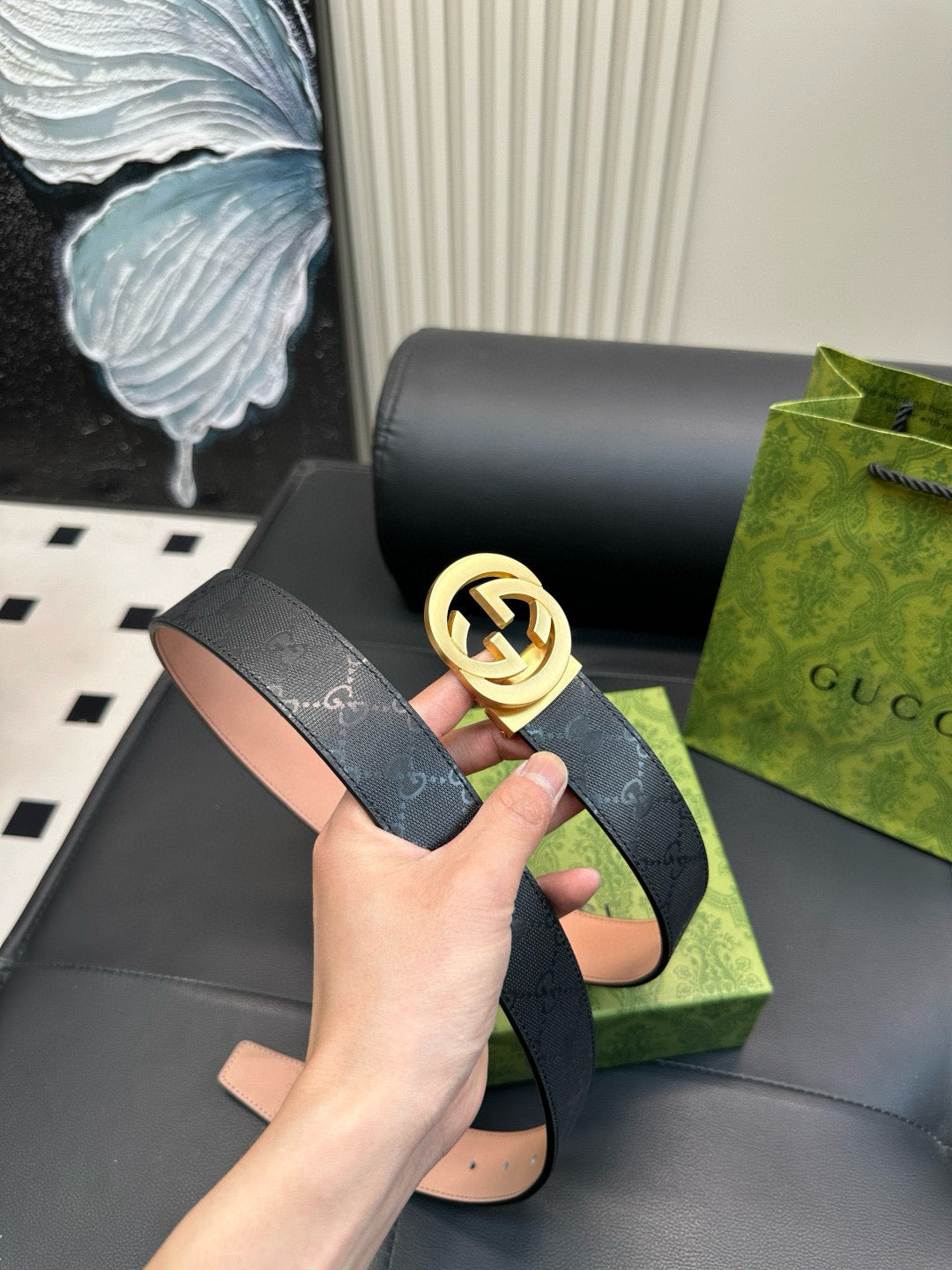 GG Matte surface, with printed pattern on the leather strap