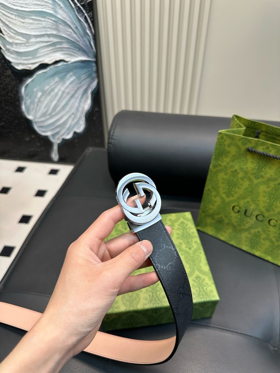 GG Matte surface, with printed pattern on the leather strap