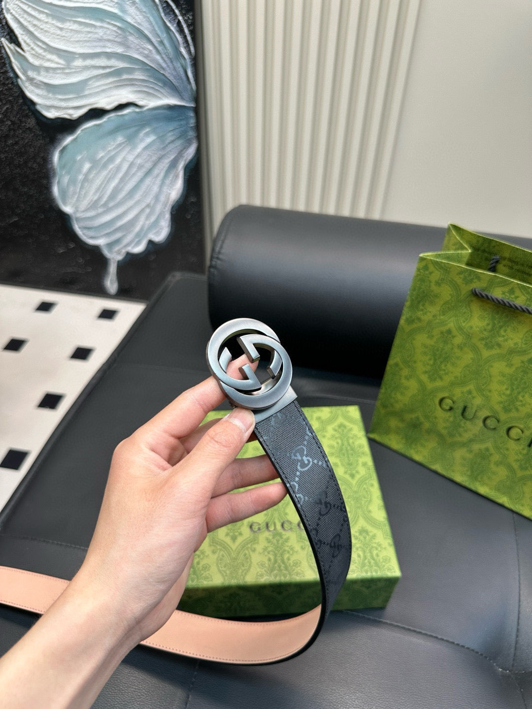 GG Matte surface, with printed pattern on the leather strap
