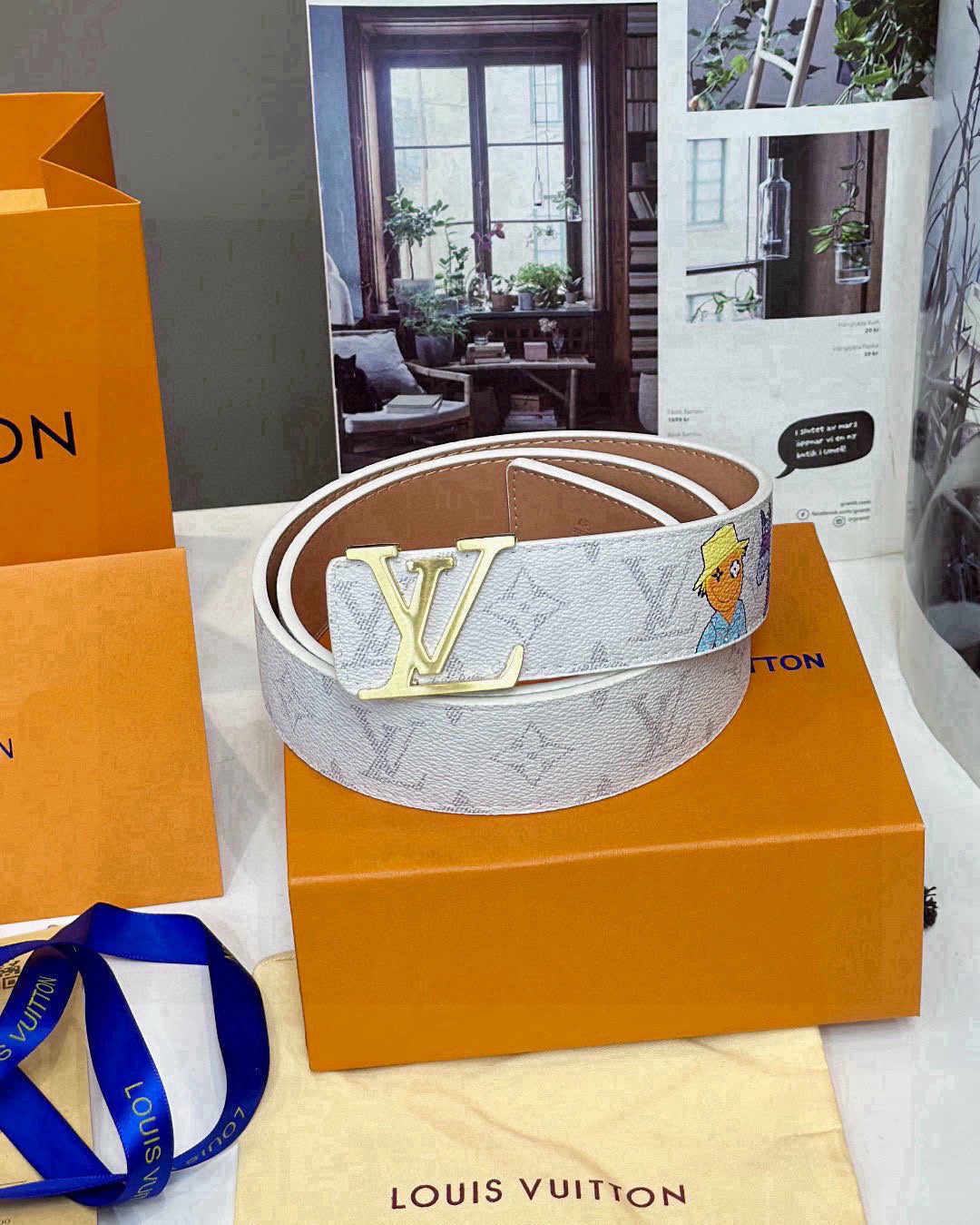Lv White classic print with cartoon patterns