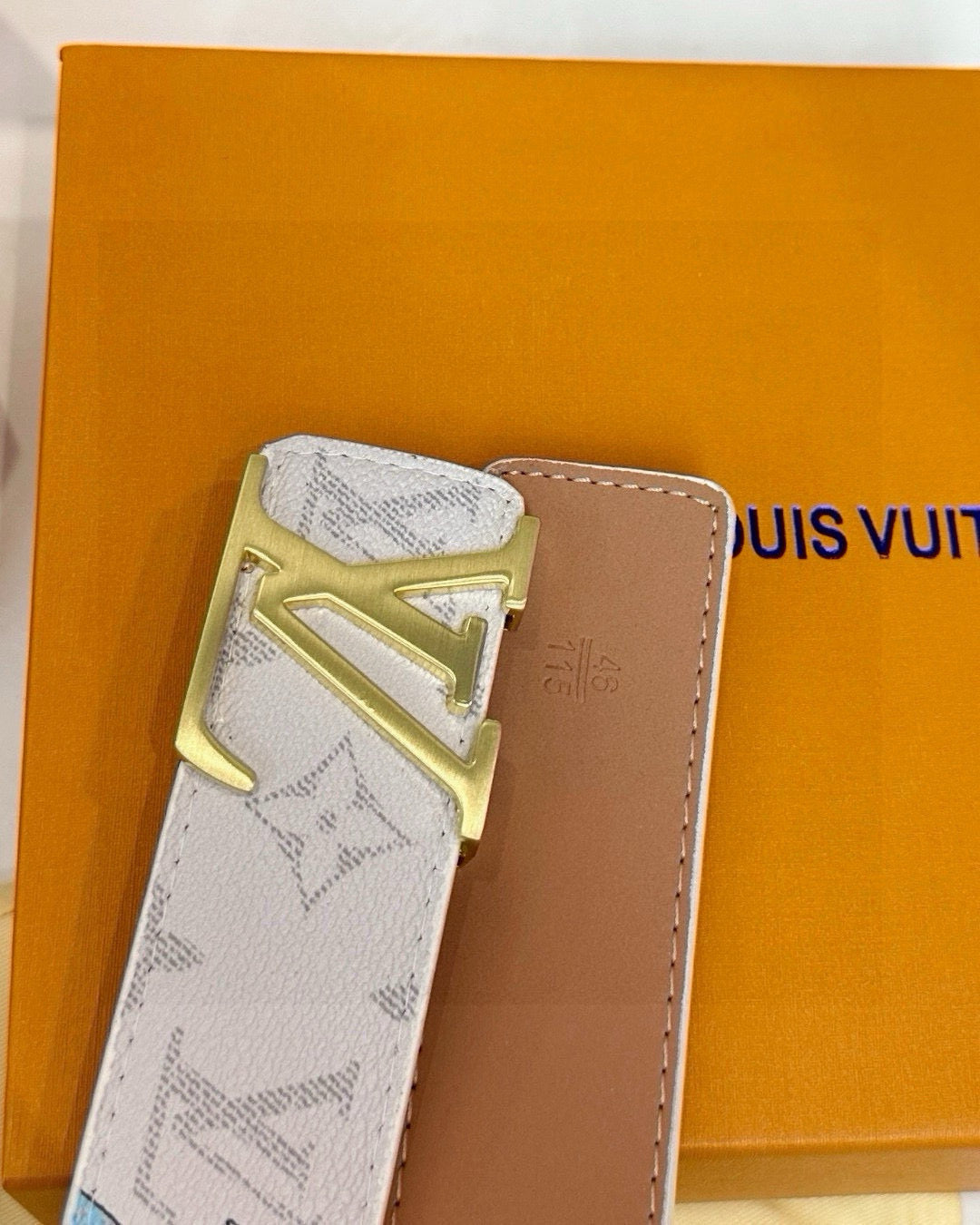 Lv White classic print with cartoon patterns