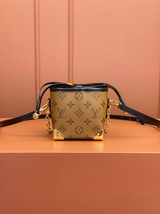 0528 Noé Purse Charms Monogram Reverse