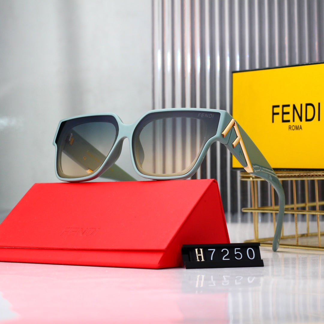 Iconic Trendy Sunglasses