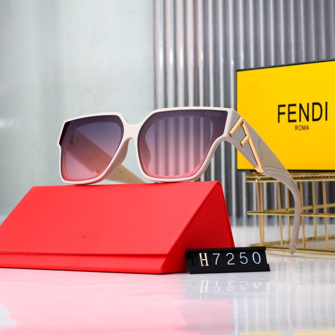 Iconic Trendy Sunglasses