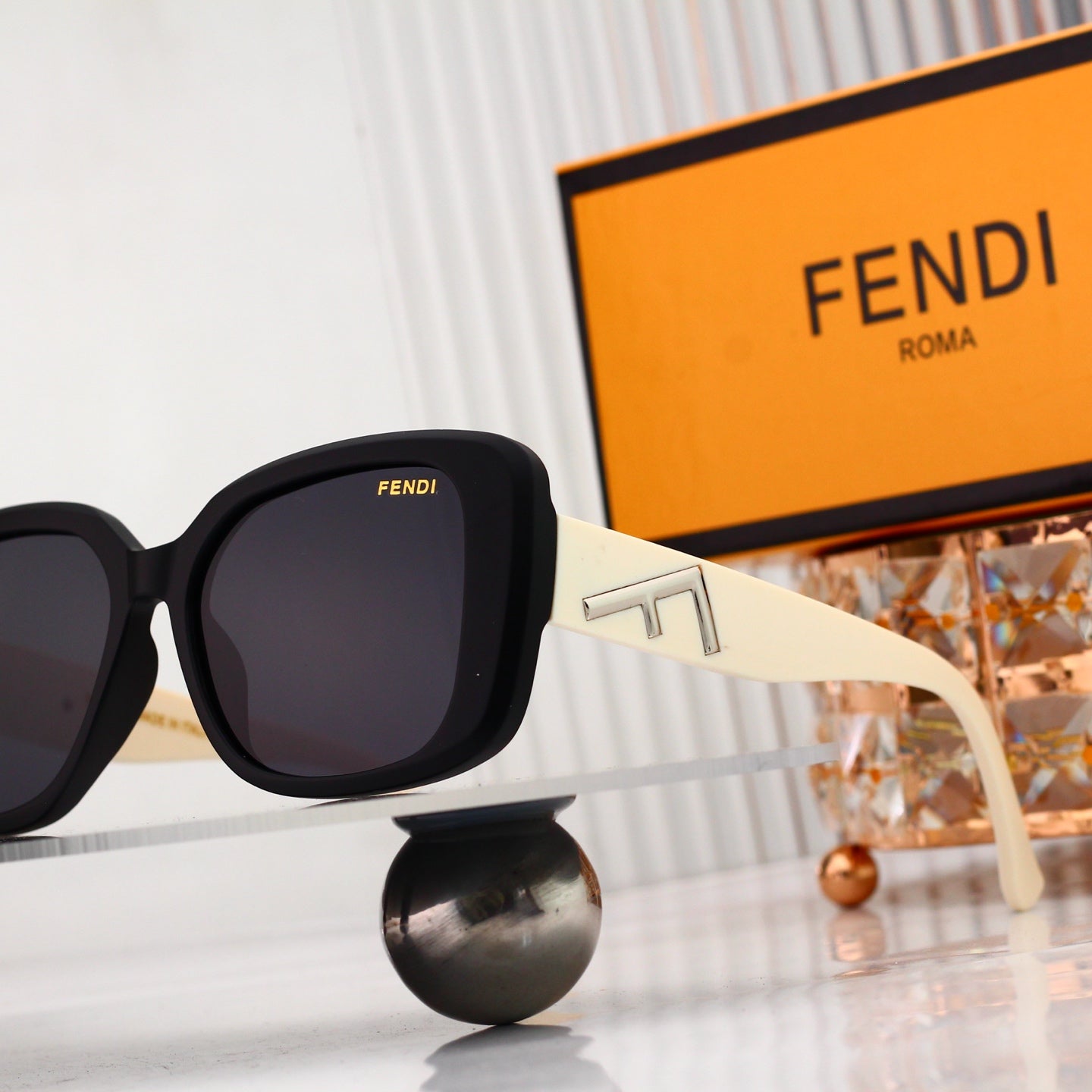 Iconic Fashion Sunglasses