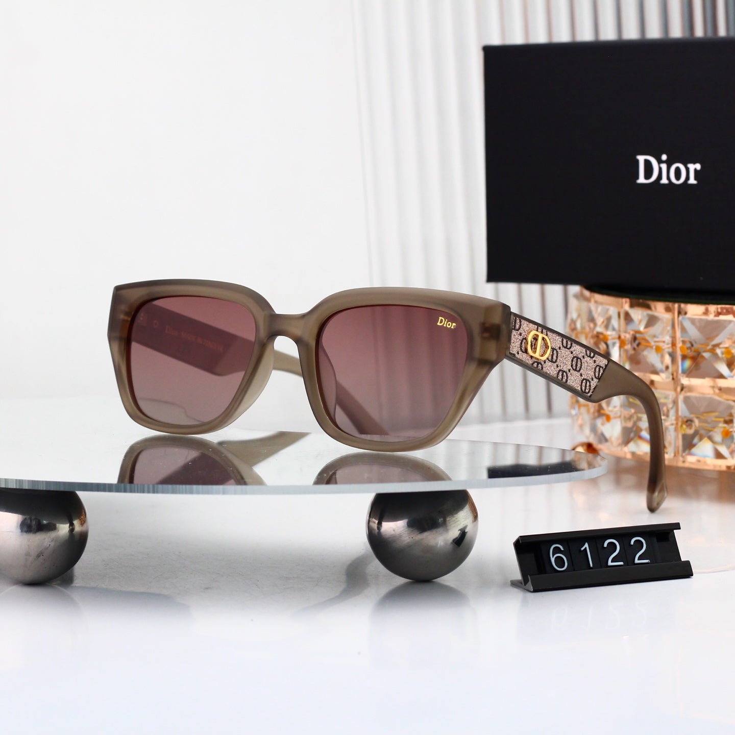 Timeless Trend Sun Shades Essential