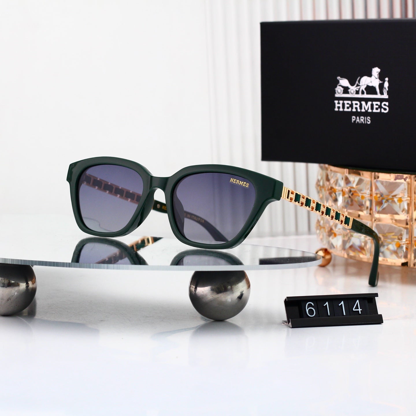 Classic Fashion Sun Glasses Pick