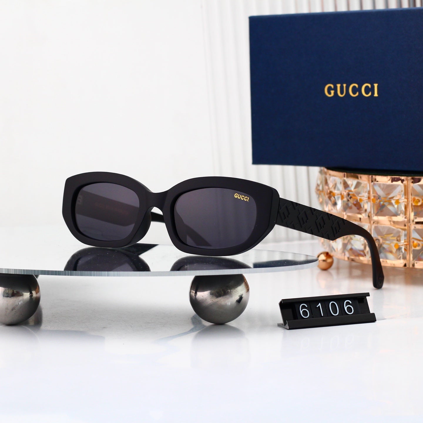 Trendy Chic Sun Glasses Must-Have