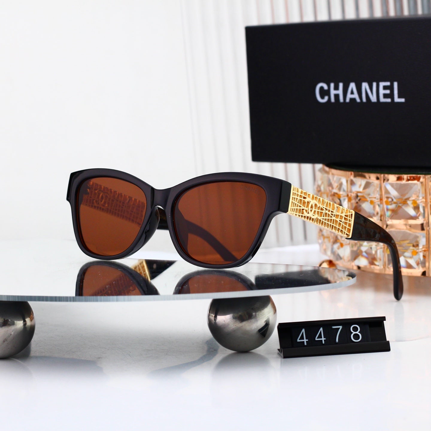 Chic Fashion Sun Glasses Now