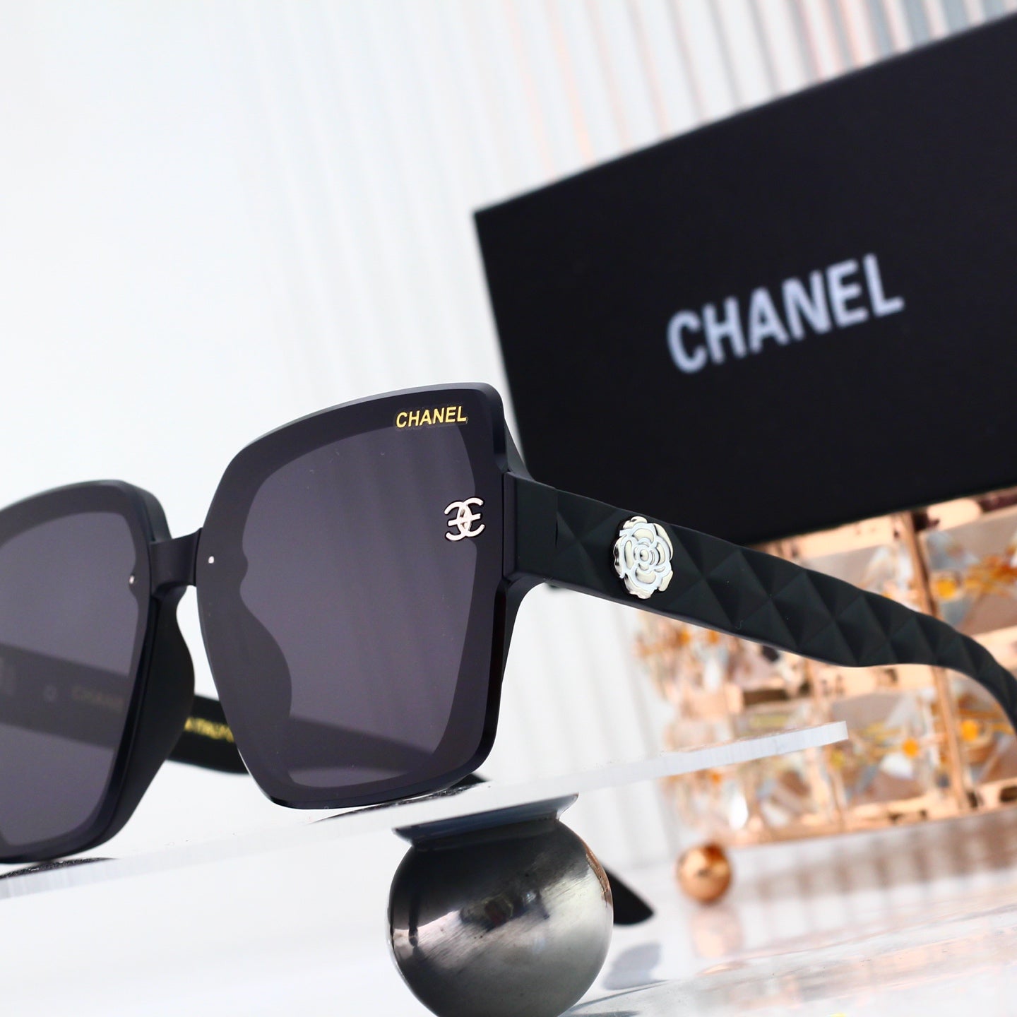 Classic Fashion Sun Shades Pick