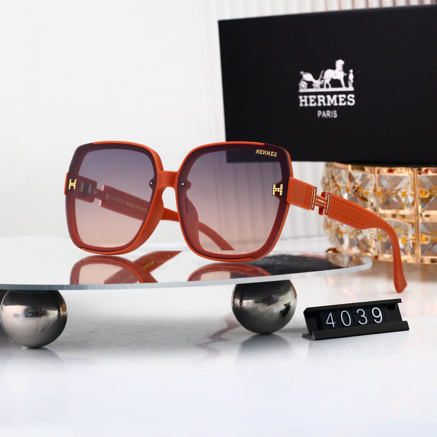 Classic Sun Glasses: Versatile Cool