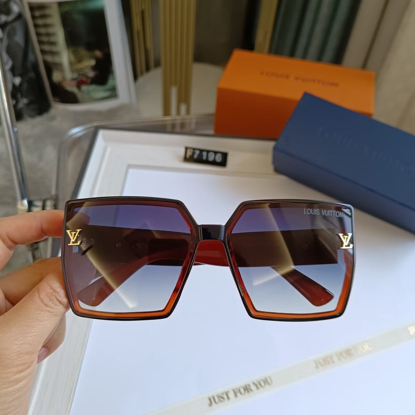 Fashion Large Frame Sunglasses V-With Gift Box