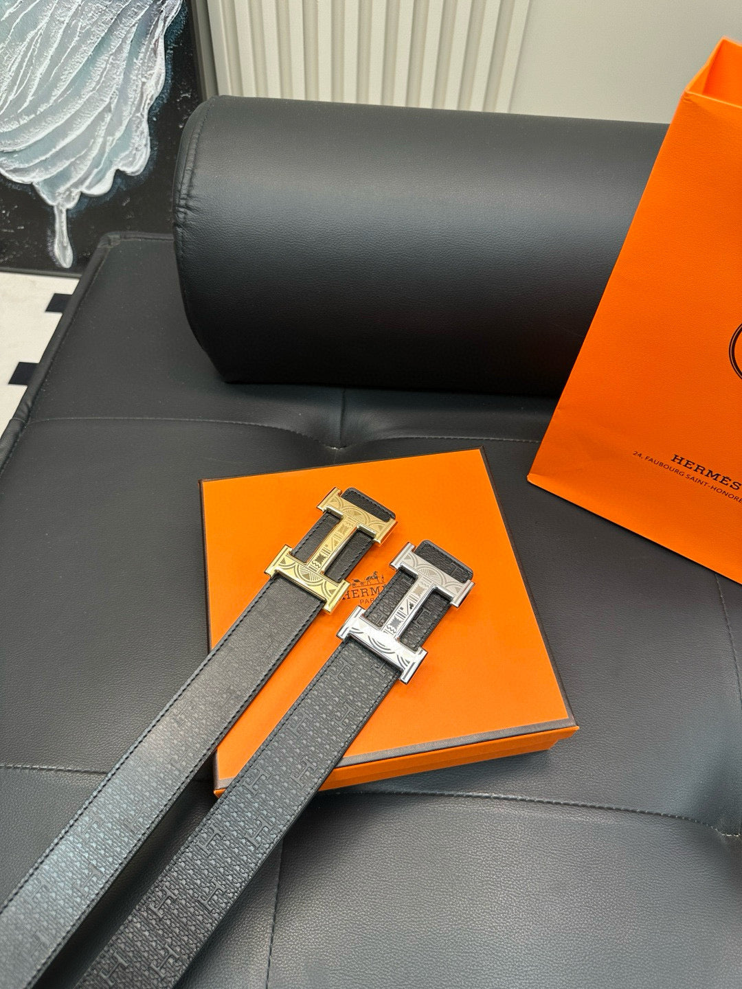 HMS Togo series - Modern and minimalist silver and gold clasps