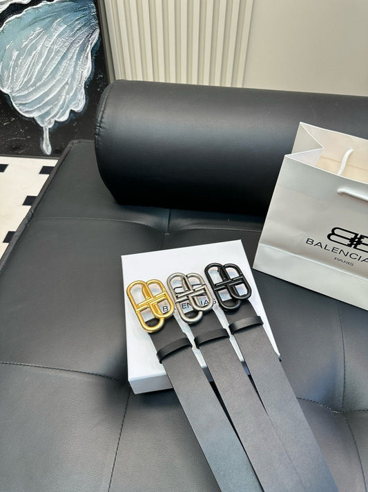 Balenciaga Fashionably simple style