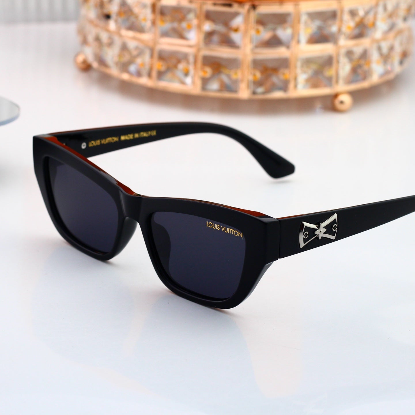 Trendy Classic Sunglasses Now