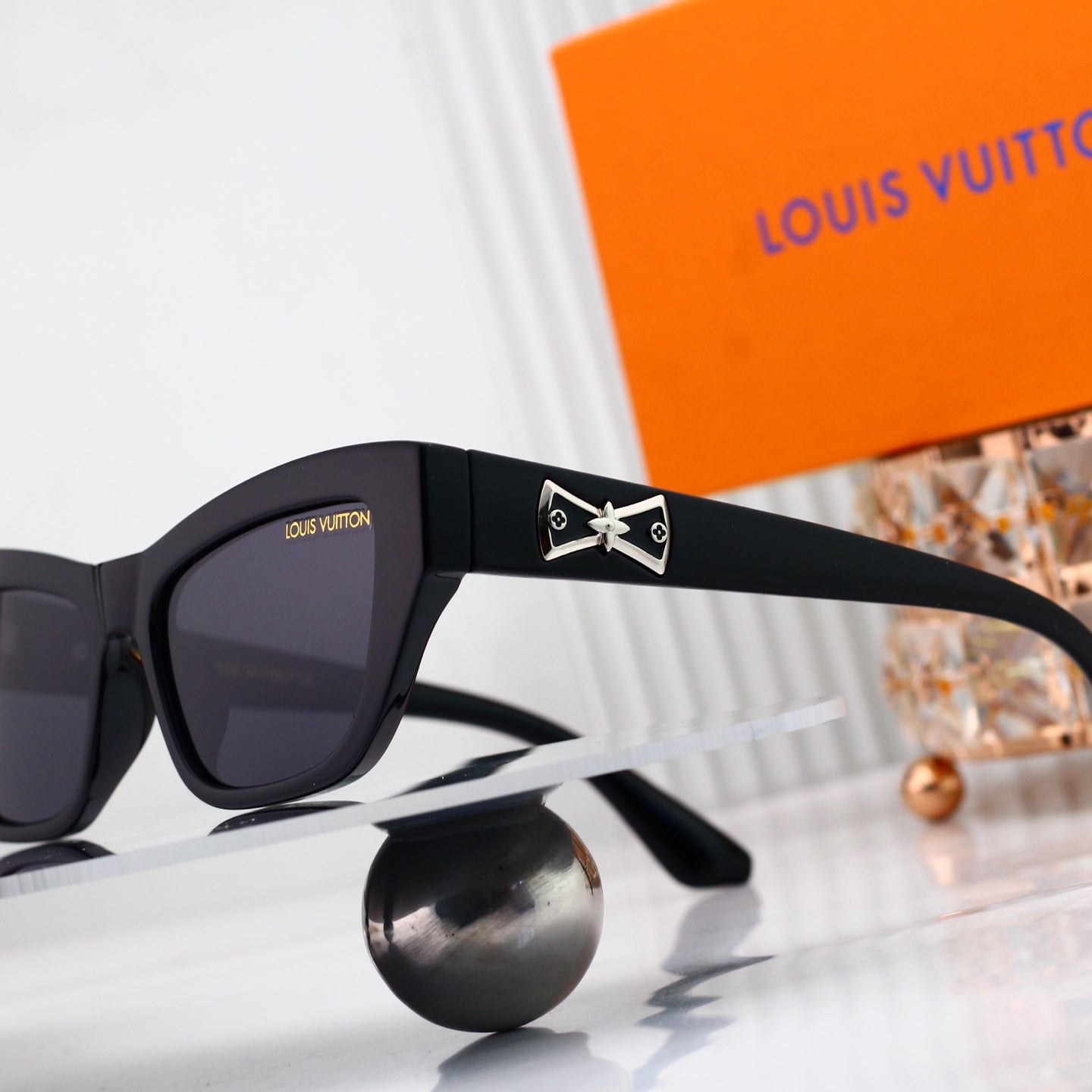 Trendy Classic Sunglasses Now