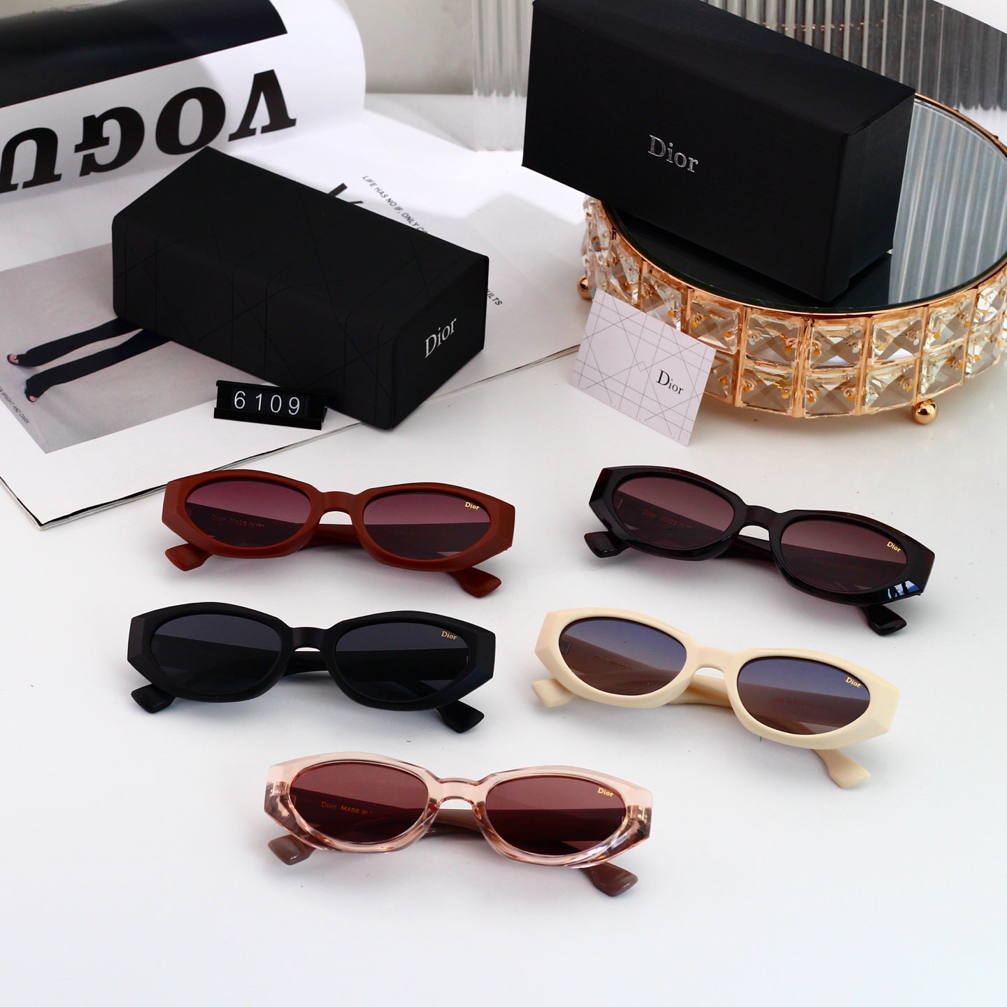 Classic Shades: Trendy & classic