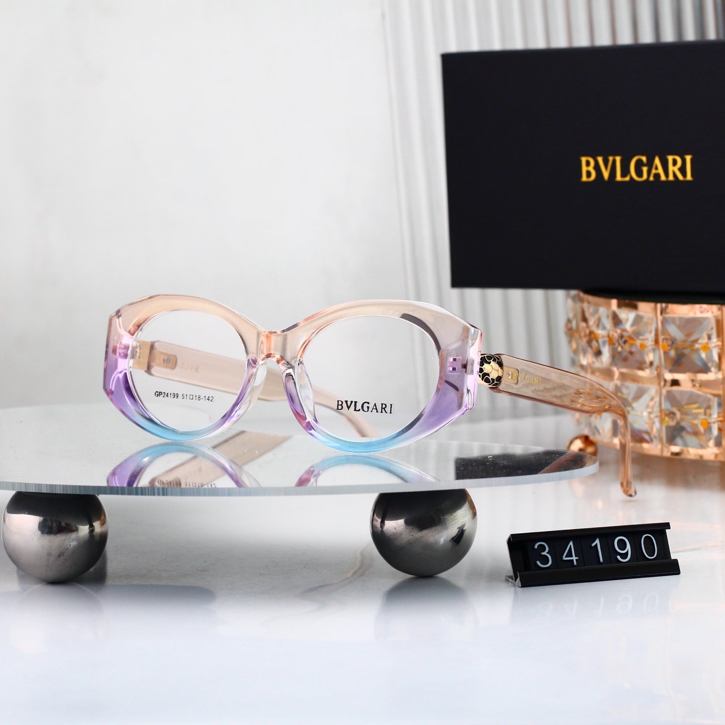 Timeless Sunglasses: Versatile Style