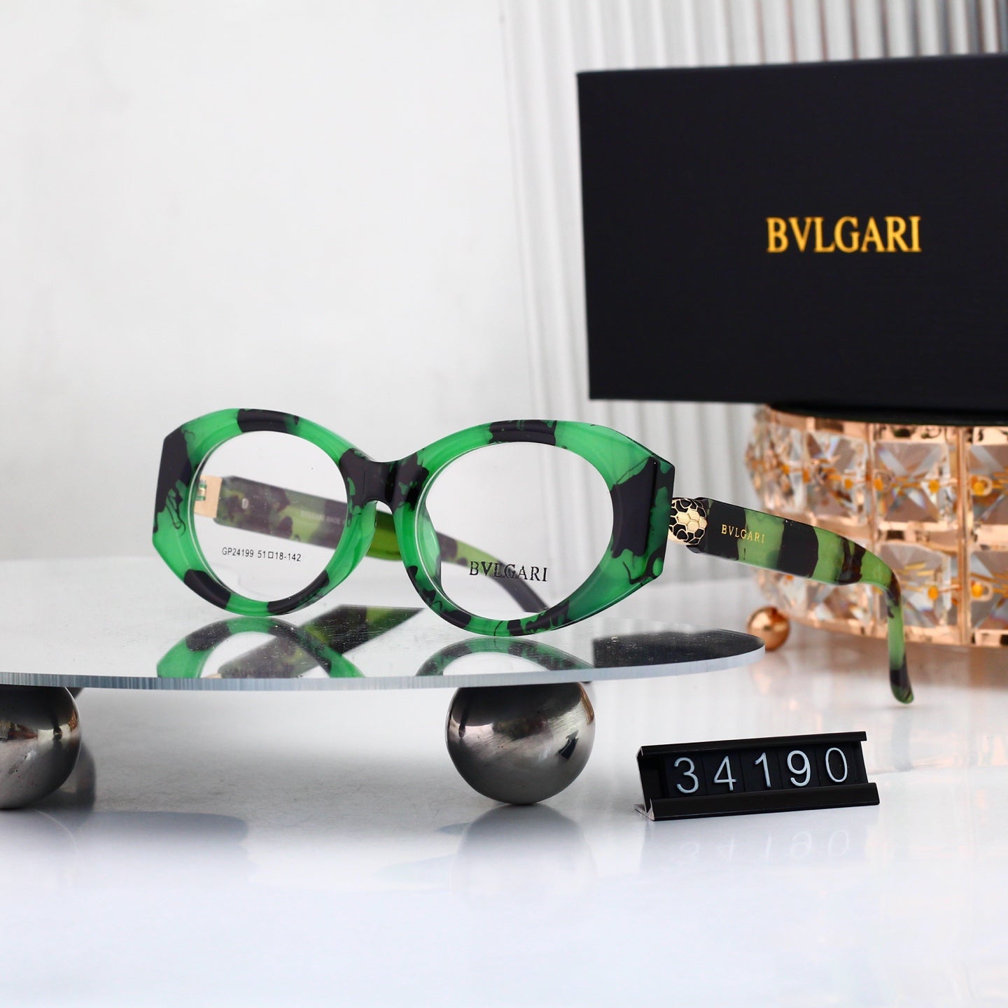 Timeless Sunglasses: Versatile Style