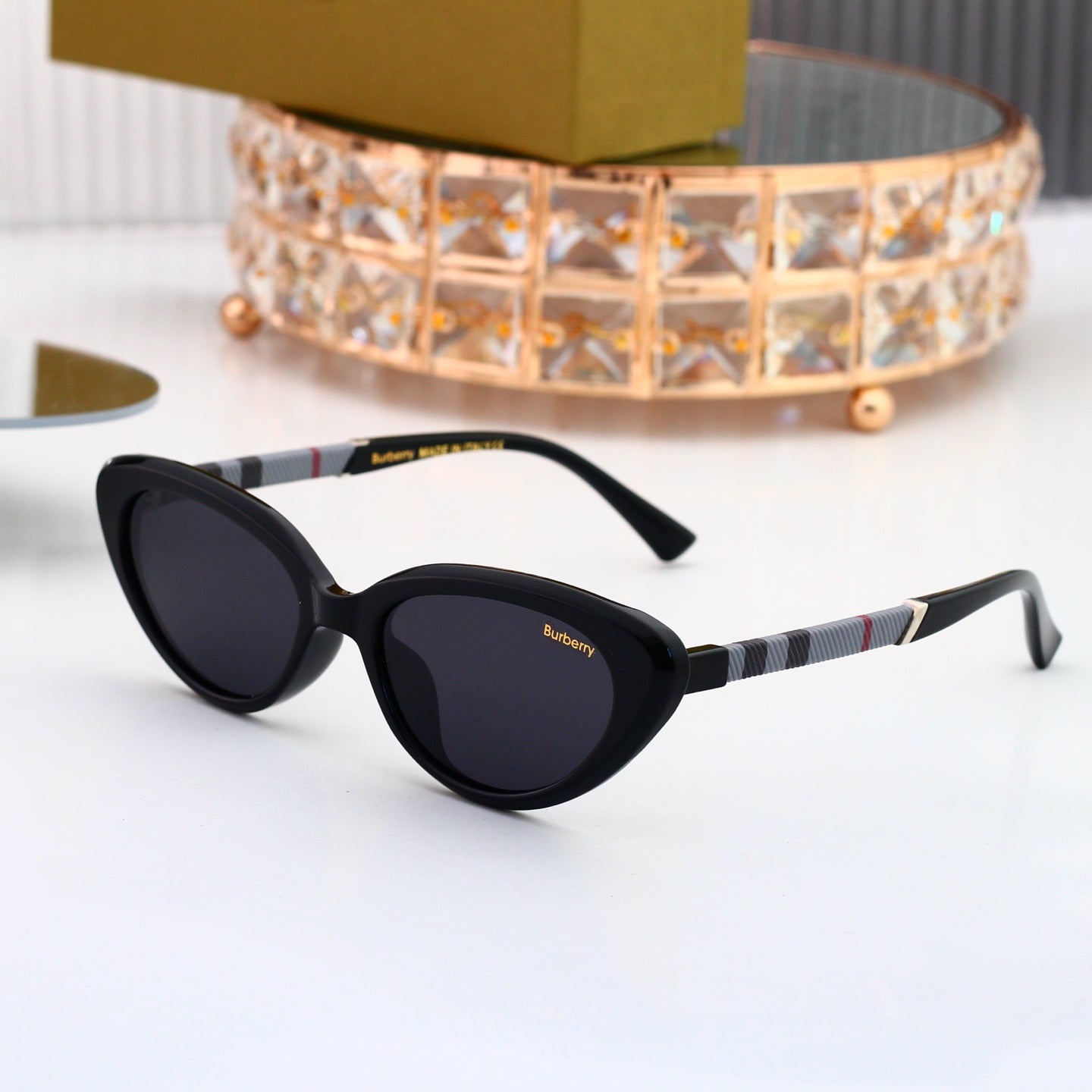 Timeless Trendy Sunglasses