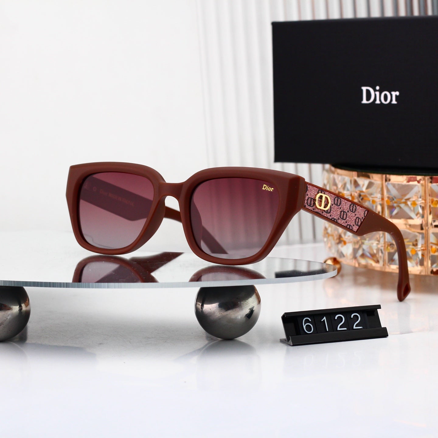 Timeless Trend Sun Shades Essential