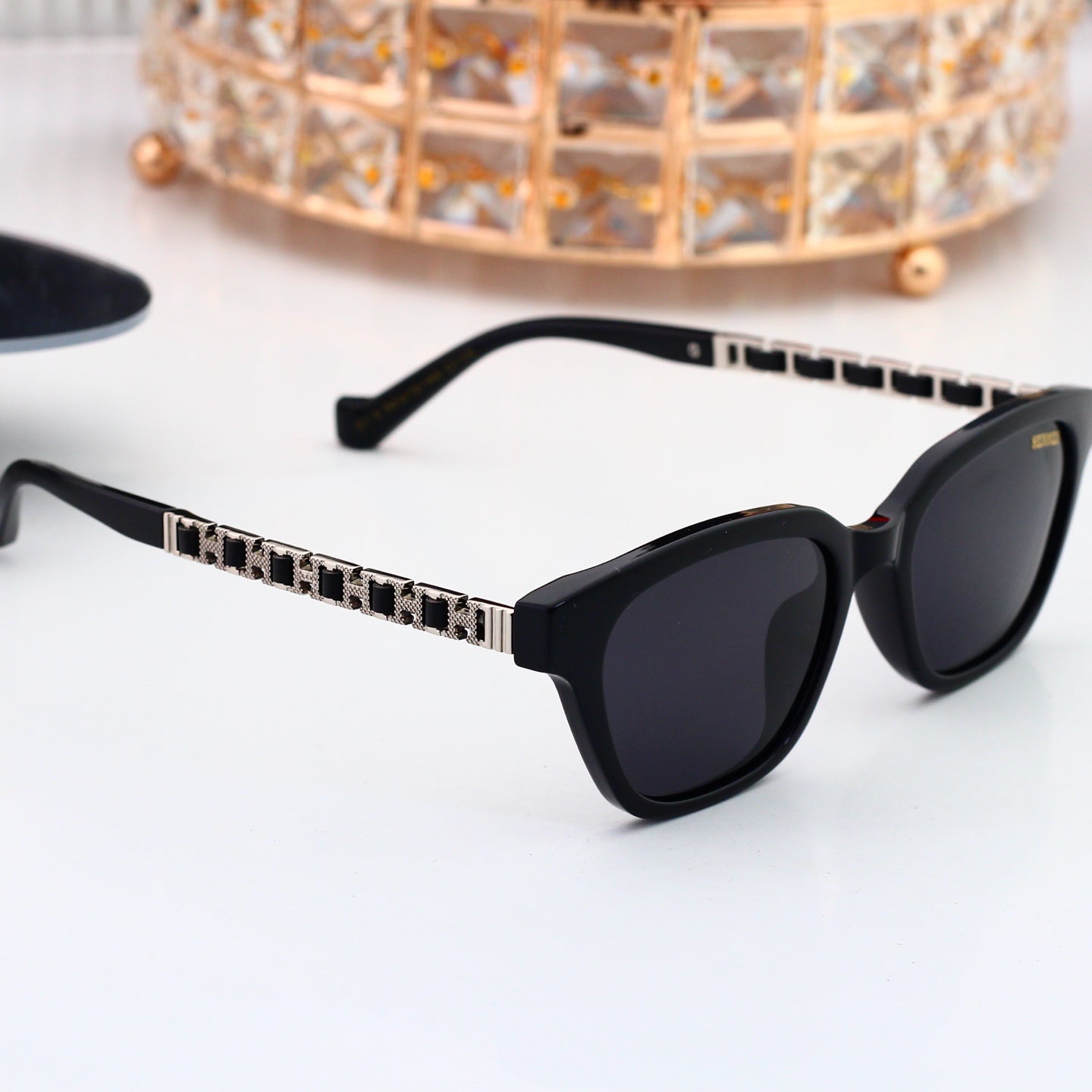 Classic Fashion Sun Glasses Pick