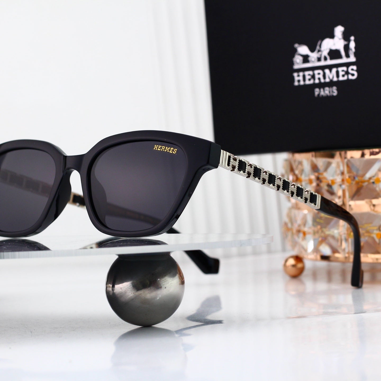 Classic Fashion Sun Glasses Pick