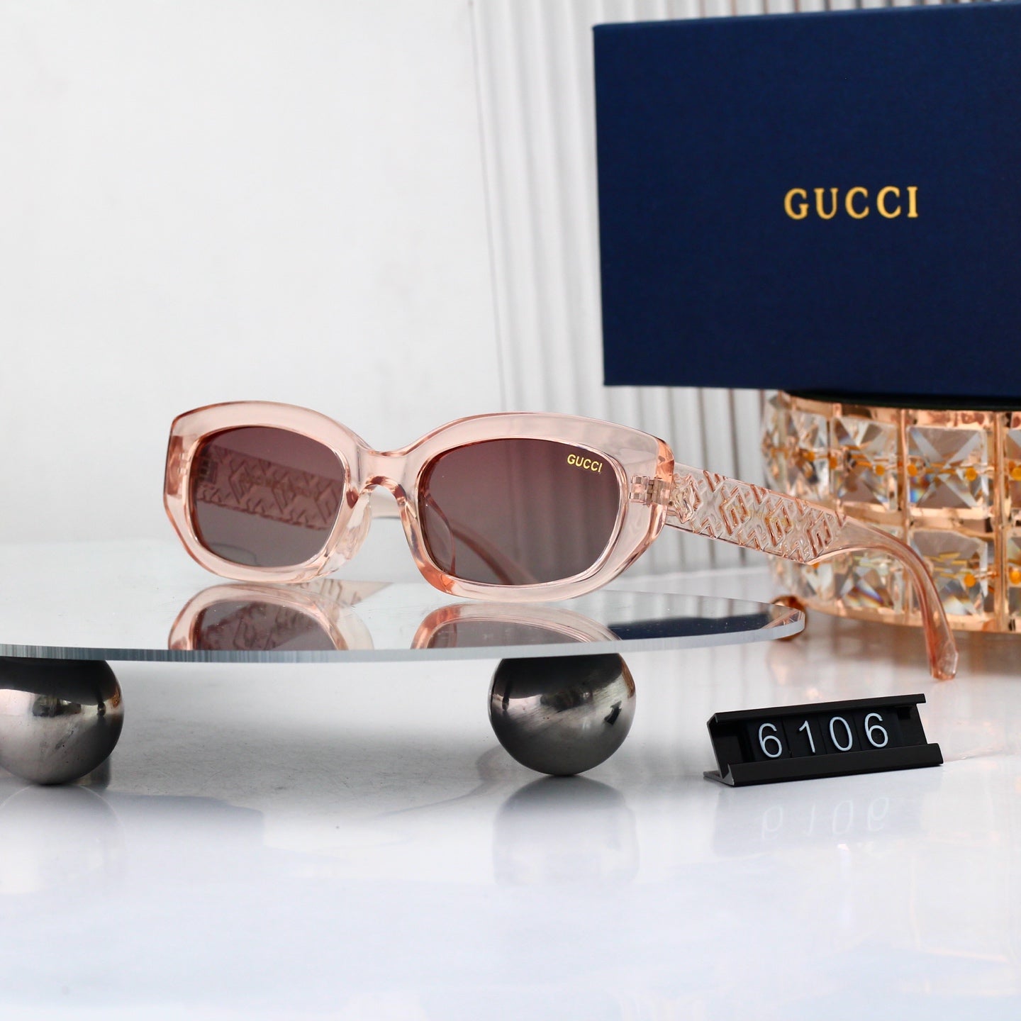 Trendy Chic Sun Glasses Must-Have
