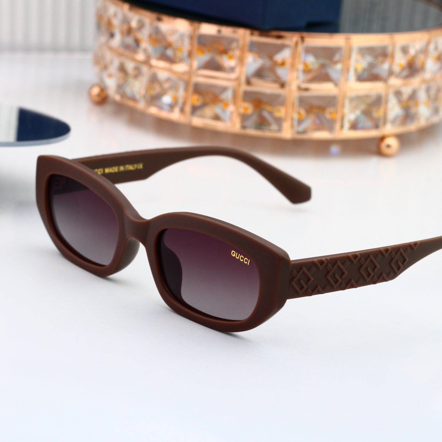 Trendy Chic Sun Glasses Must-Have