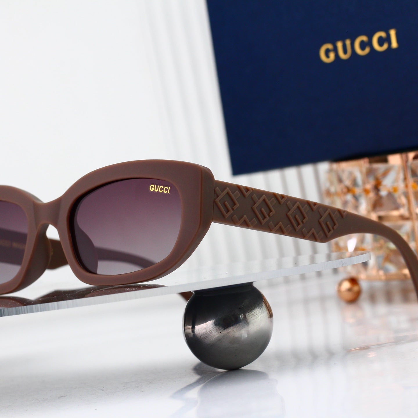 Trendy Chic Sun Glasses Must-Have