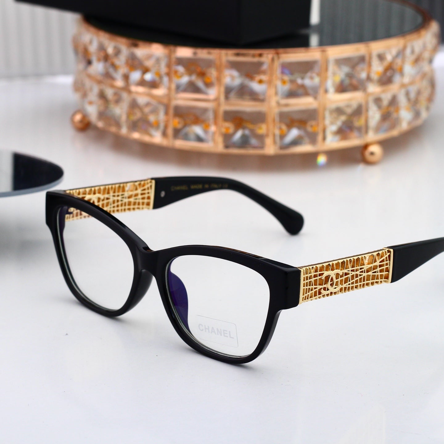 Chic Fashion Sun Glasses Now