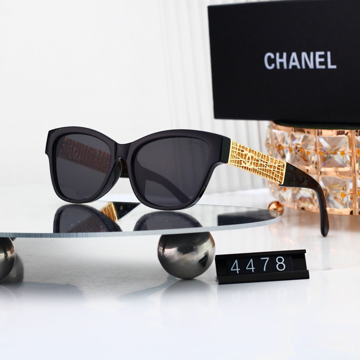 Chic Fashion Sun Glasses Now