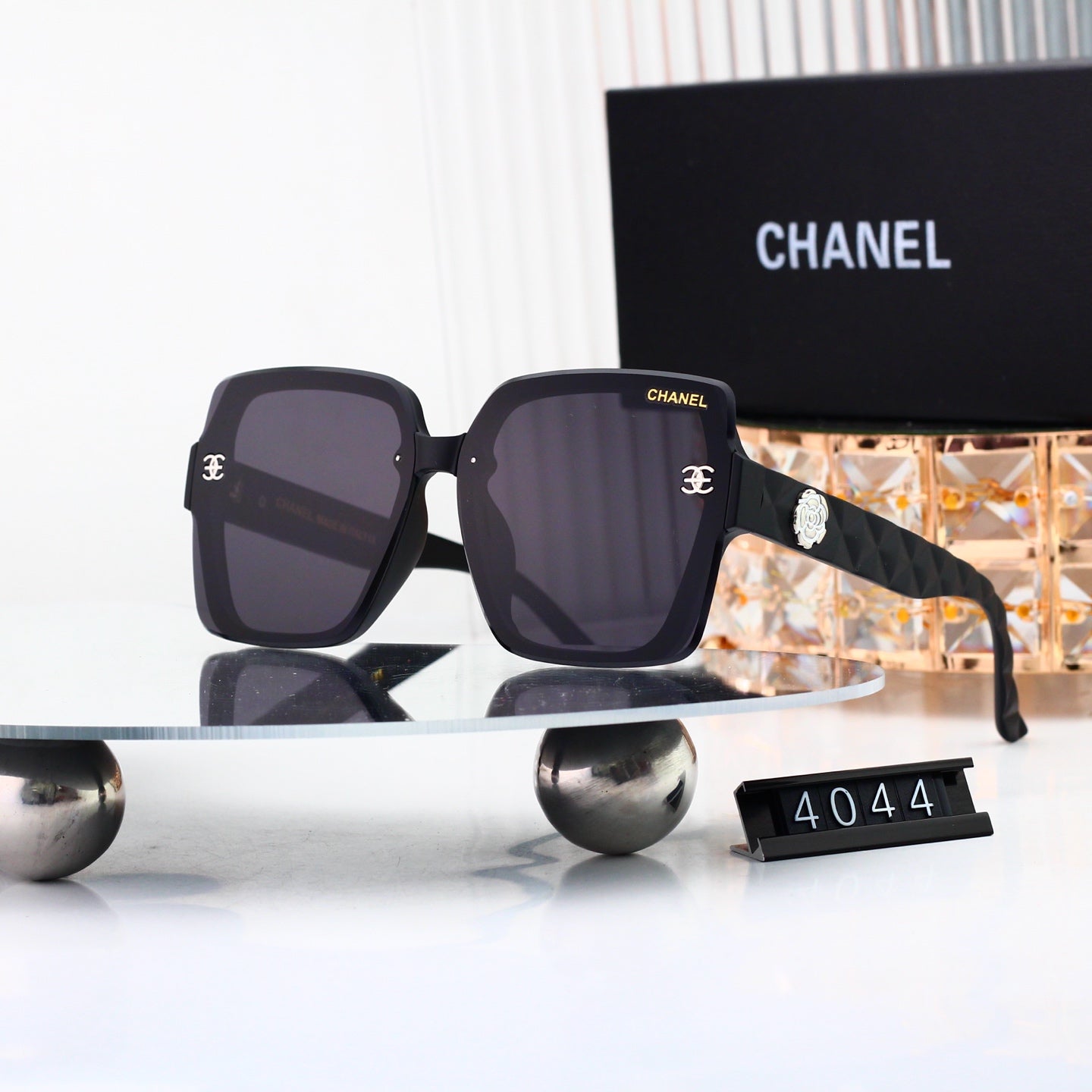 Classic Fashion Sun Shades Pick