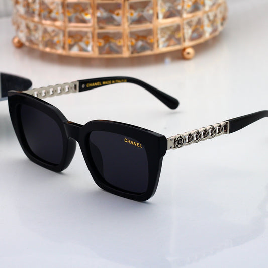 Timeless Trendy Sunglasses Essential