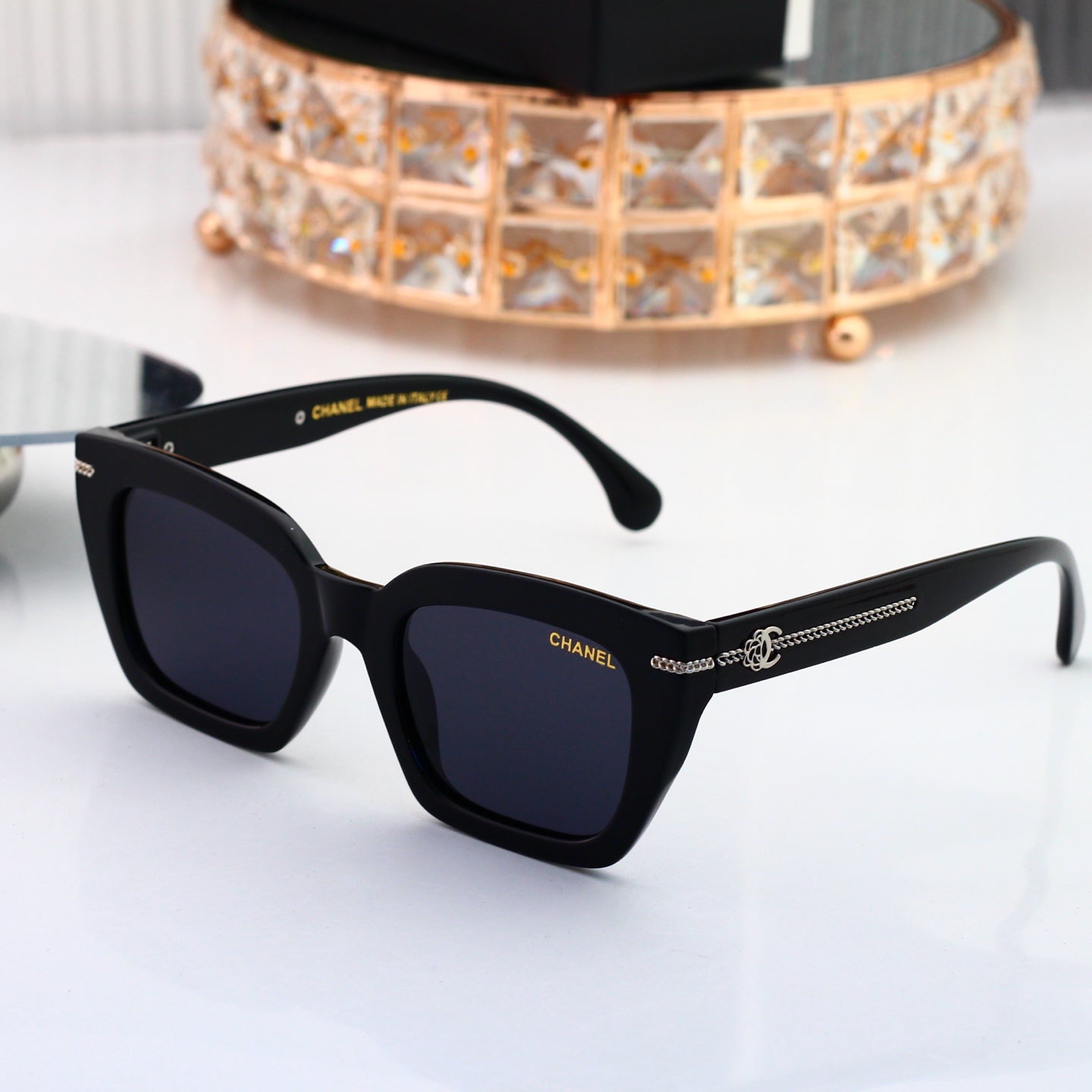 Iconic Trend Sun Shades Pick