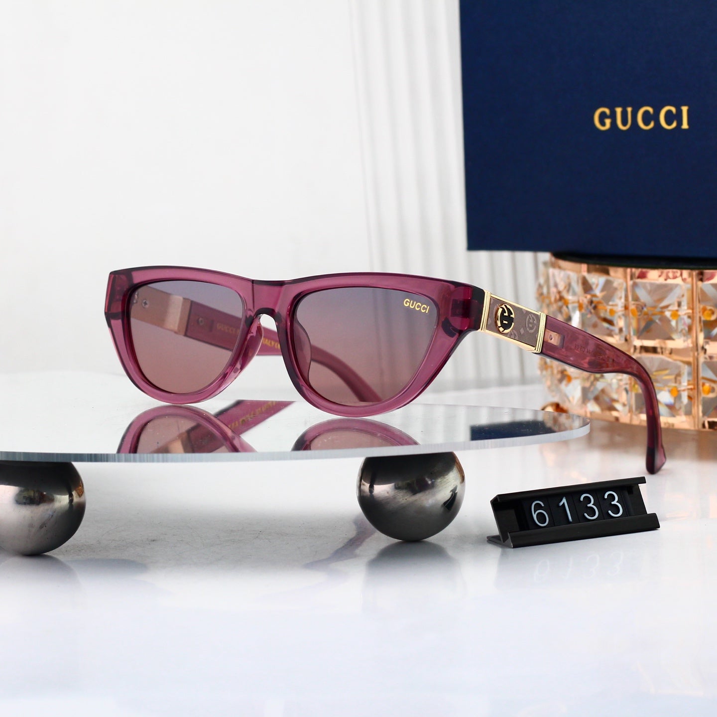 Chic Trendy Sunglasses Must-Have