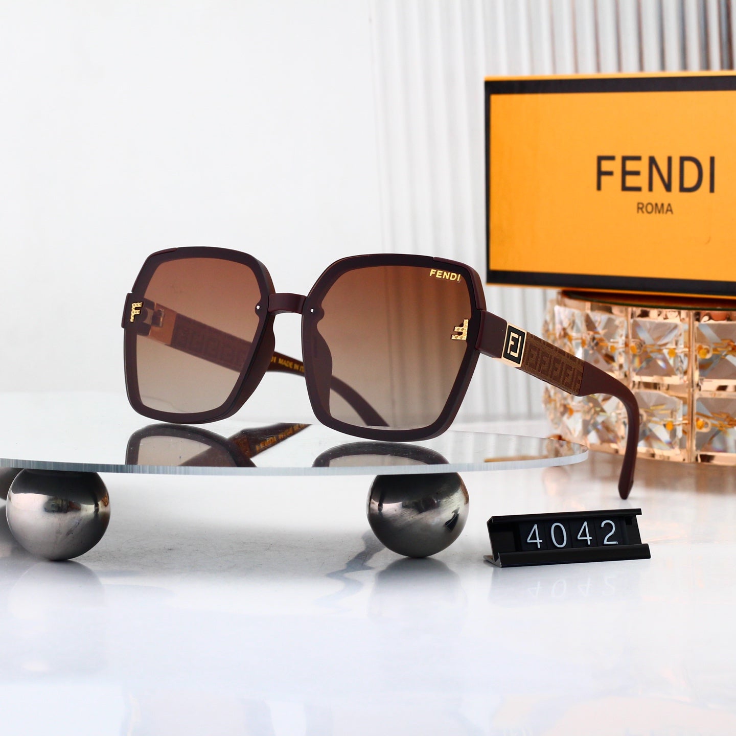 Trendy Chic Sunglasses Pick