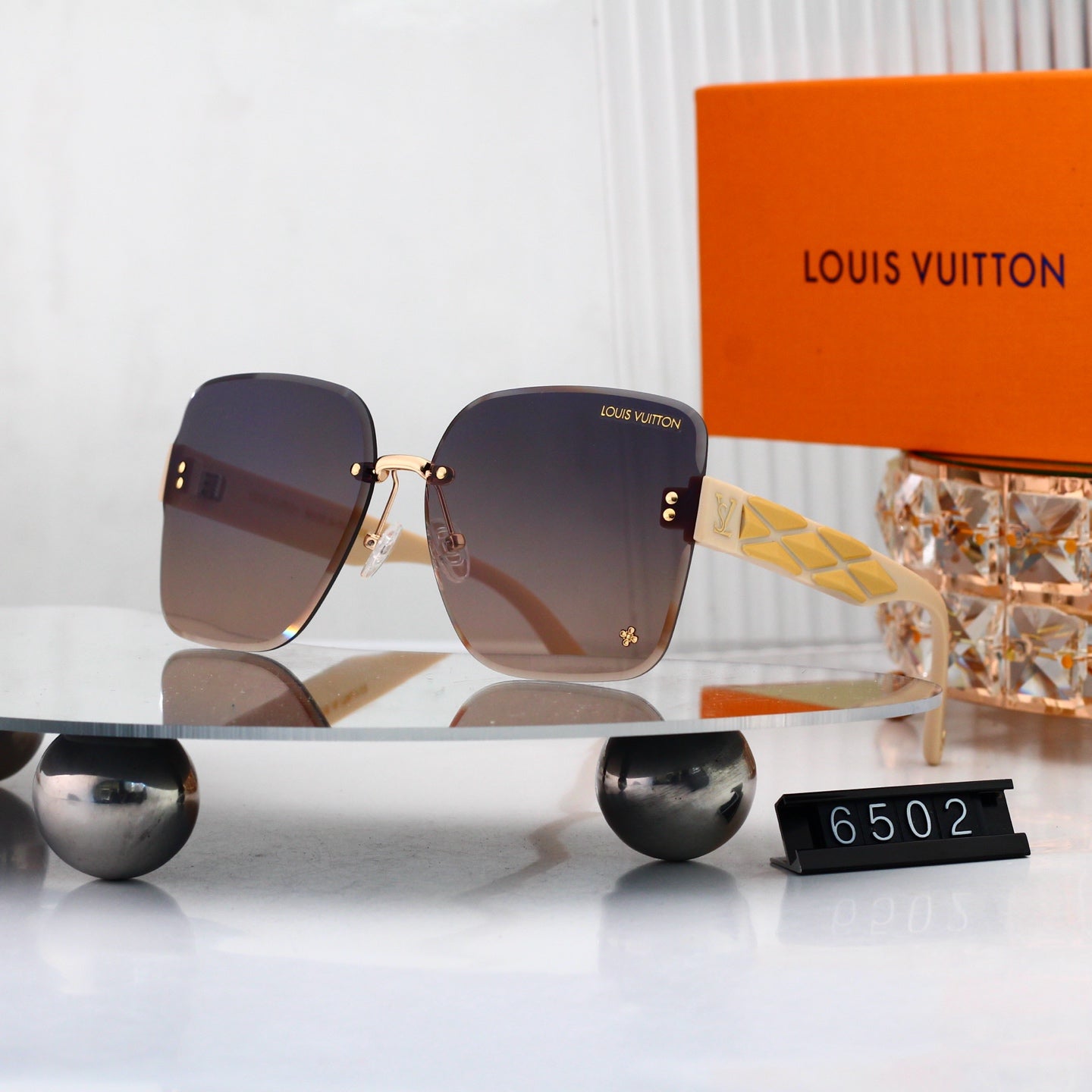 Timeless Retro Sunglasses Trend