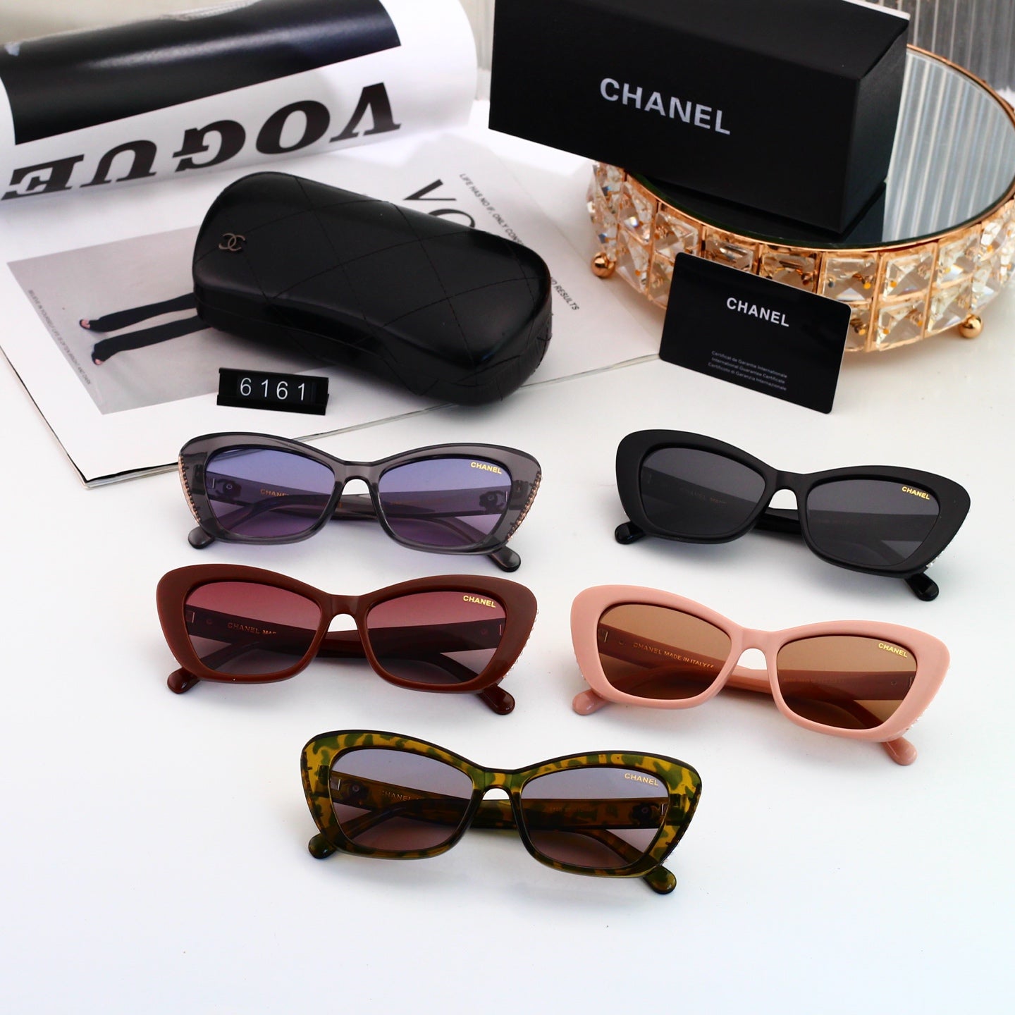 Versatile Sun Glasses: Timeless Pick