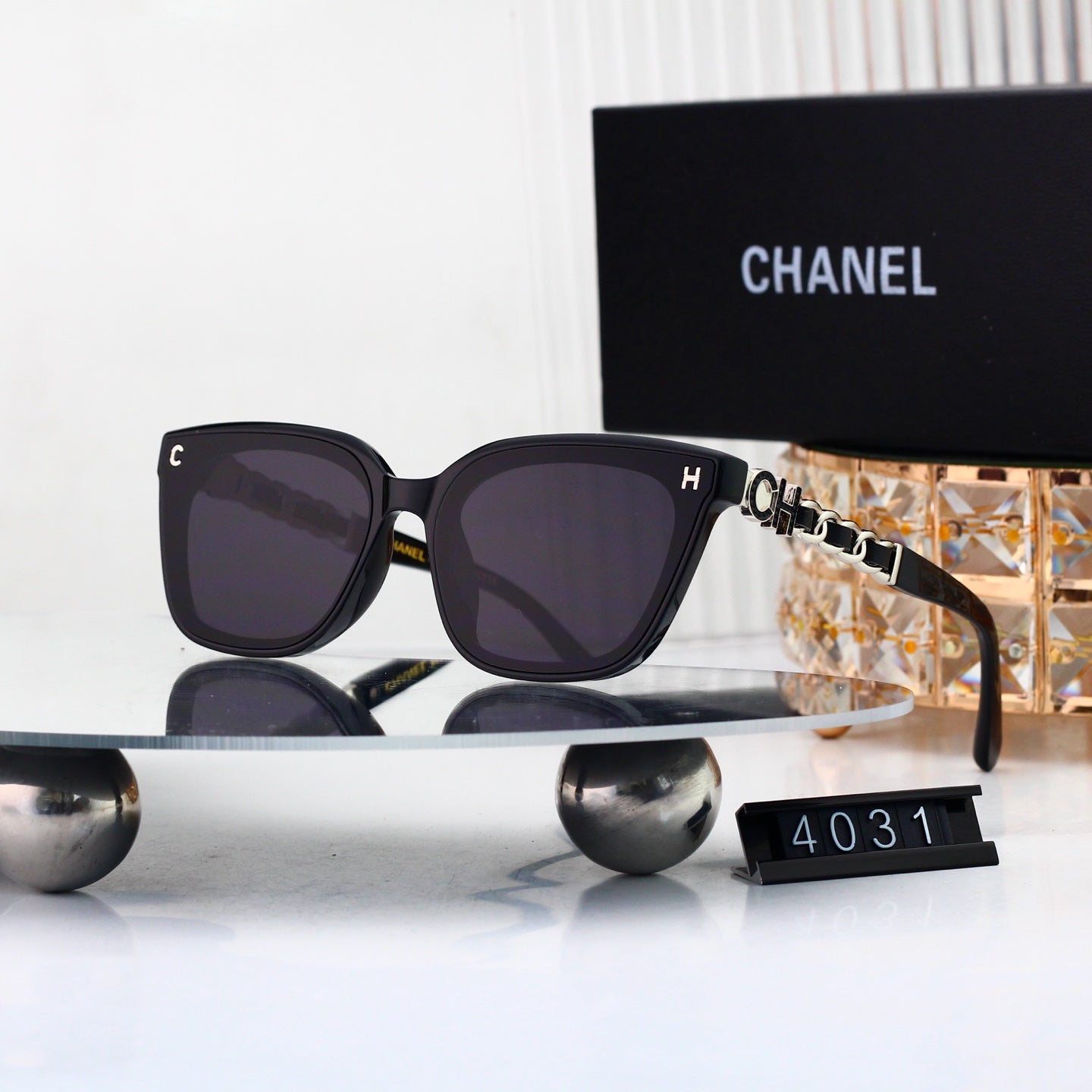 Timeless Sun Glasses: Daily Essential