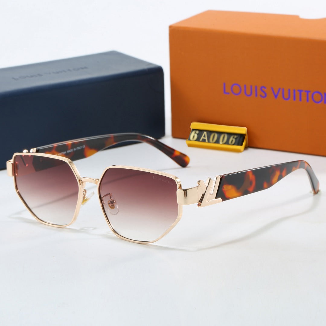 Iconic Chic Sun Glasses Must-Have